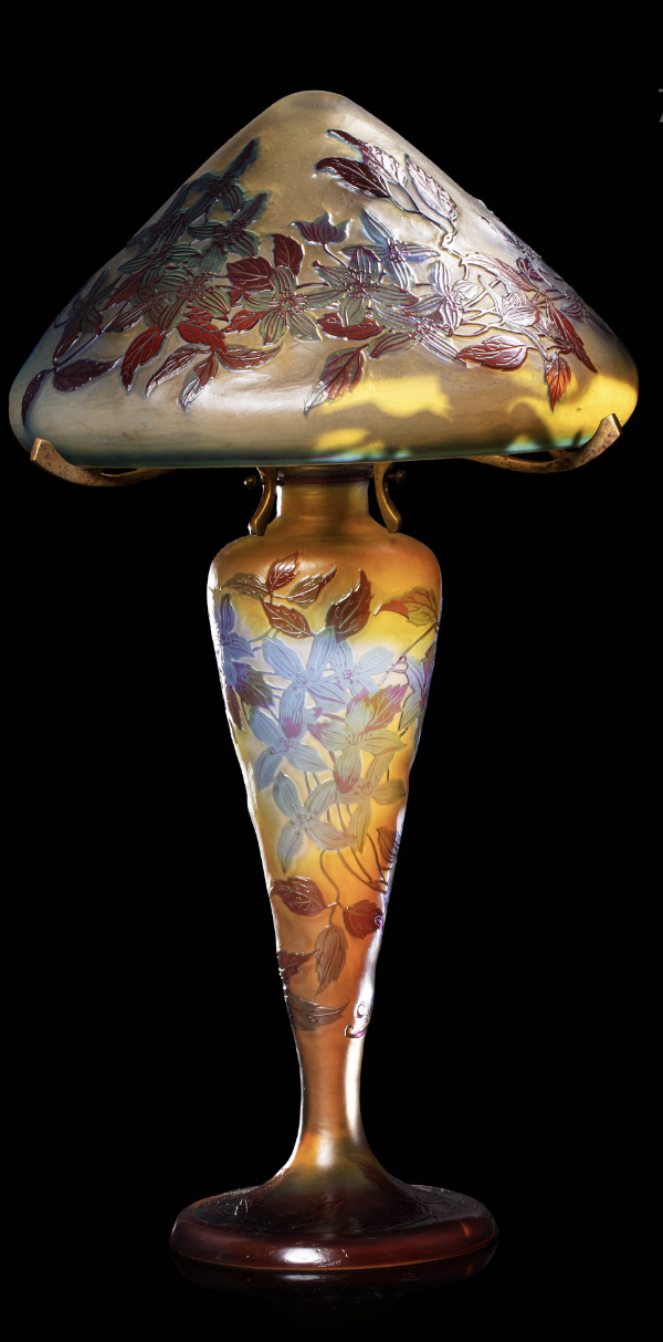 GALLE - Nancy "Clématite Viticella" Lampe en verre multicouche à chapeau de forme champignon à bordure concave