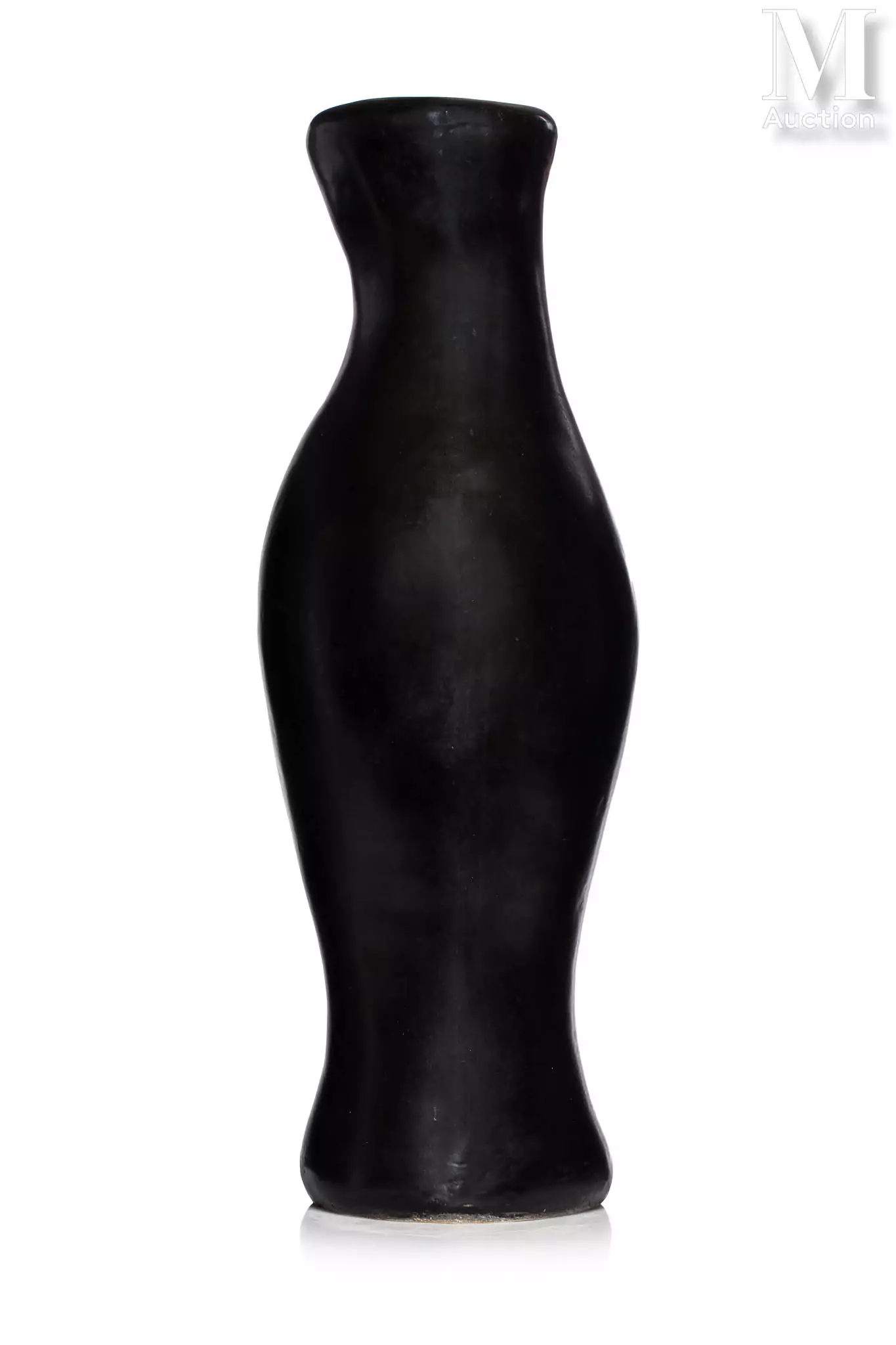 Georges JOUVE (1910 - 1964)Rare et important vase en céramique émaillée d’un intense noir