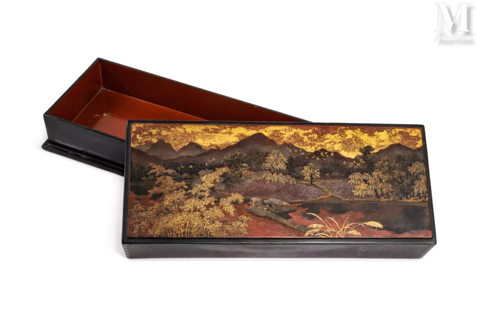 PHAM HAU (1903-1995)
Élégante boite en laque
à décor d'un paysage