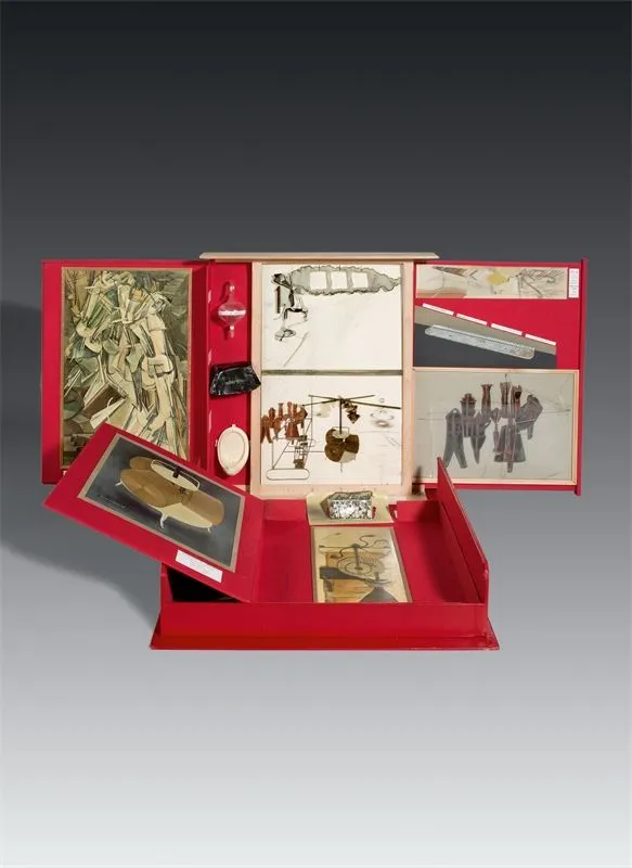 Marcel Duchamp (1887 Blainville – 1968 Paris)„From or by Marcel Duchamp or Rrose Sélavy (The Box in a Valise)“. 1966