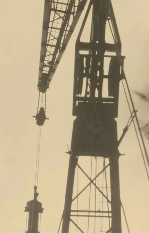 Germaine KrullSans titre Photo Adjugé 7 440 euros Lempertz