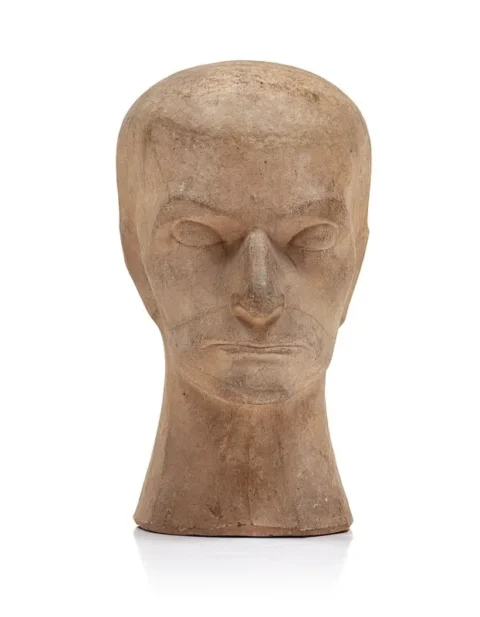 Raymond DUCHAMP-VILLON (1876 - 1918)Tête de Baudelaire Terre-cuite d'édition Adjugé 15 500 euros Million