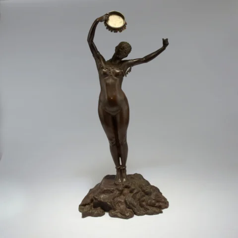 Arthur Waagen (after)Dancer, 1920s Adjugé à 900 € "Montreur de singe ambulant", sujet orientaliste en régule polychrome Adjugé à 1 800 €