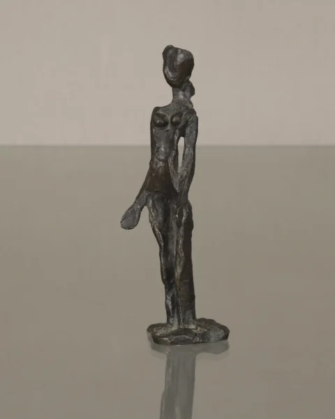 Apel·les Fenosa (1899-1988) Femme nue Bronze signé et numéroté IV/V sur la terrasse Adjugé à 2 000 €