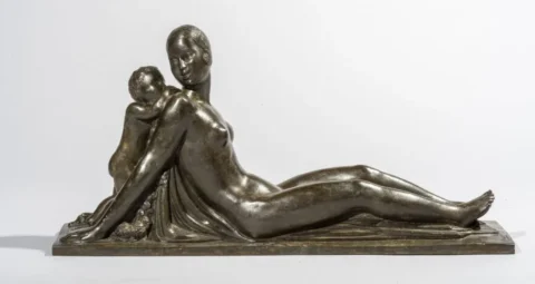 Gilbert Auguste PRIVAT (1892-1969). « Vénus et l'amour ». Importante sculpture cire perdue en bronze à patine brune. Adjugé à 675 €