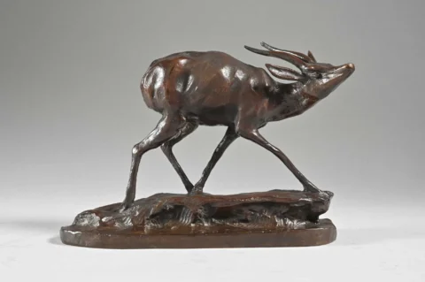 Guido RIGHETTI (1875-1958). Antilope aux aguets. Sculpture en bronze à patine brun-rouge richement nuancée. Rosini fondeur (fonte posthume). Signé et numéroté 1/8 sur la terrasse.