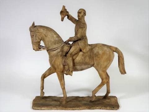 MALISSARD Georges (1877-1942) : Statue équestre d'un Général saluant. Plâtre d'atelier signéAdjugé à 1 300 €