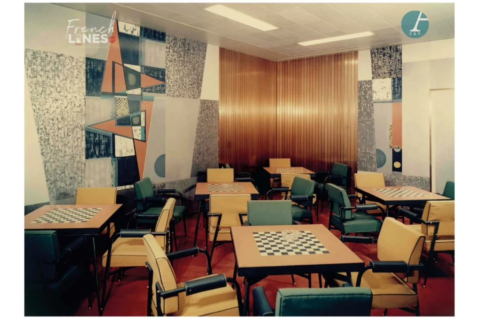 Anonyme - Le salon bridge classe touriste du paquebot France (CGT 1962) décoré par Henriette Gonse. Adjugé à 200 €