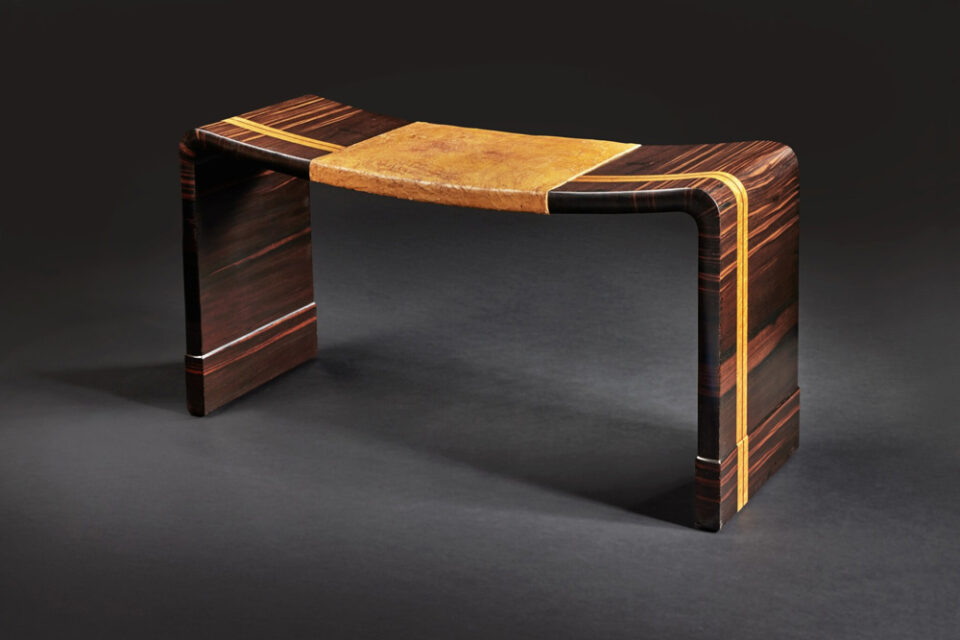 An Important Bench - circa 1925ébène de Macassar, bird's eye maple, original leather