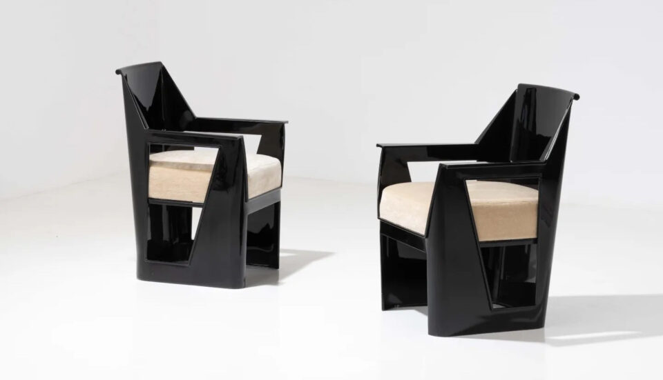 René Prou (1889-1947) Paire de fauteuils Tôle d’acier laquée et textile Modèle créé vers 1930. Adjugé à 75 130 €